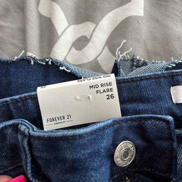 forever 21 mid-rise flare jeans - Picture 2 of 6